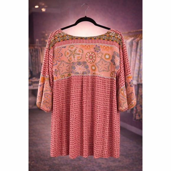 Boho Pink Print V Neck 3/4 Sleeve Tie Front Top! - Picture 5 of 5